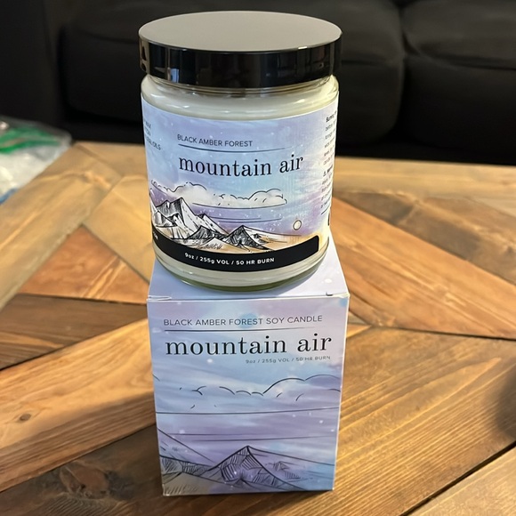 New in box 9oz “Mountain Air” soy candle. Burn time is 50 hours - Picture 1 of 6